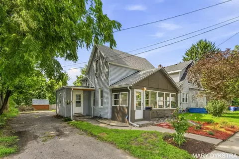 823 Prospect Ave NE, Grand Rapids, MI 49503
