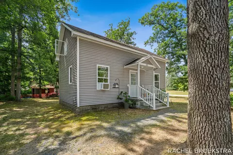 Exterior - 615 6th St, Baldwin, MI 49304 photo 1 of 6