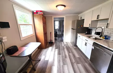 Kitchen - 185 Kirkwood Ave, Battle Creek, MI 49037 photo 1 of 3