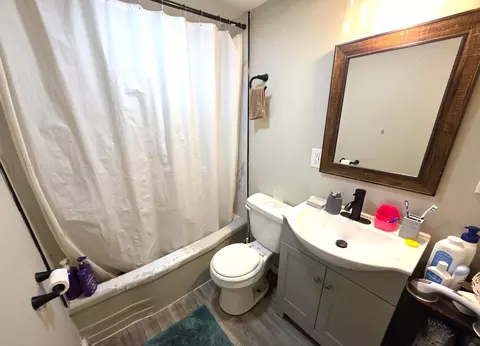 Bath - 185 Kirkwood Ave, Battle Creek, MI 49037 photo 1 of 1