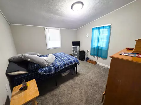 Bedroom - 185 Kirkwood Ave, Battle Creek, MI 49037 photo 2 of 3