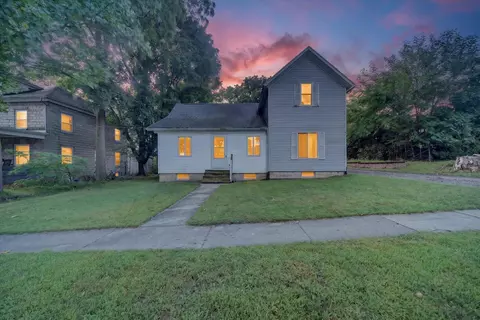 124 E Clinton St, Hastings, MI 49058