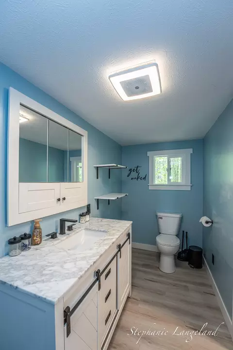 Bath - 7972 S 192nd Ave, Holton, MI 49425 photo 2 of 3