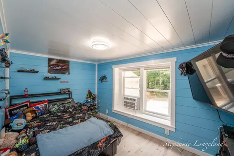 Bedroom - 7972 S 192nd Ave, Holton, MI 49425 photo 1 of 2