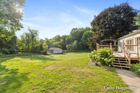 Exterior - 858 Kellogg Rd, Ionia, MI 48846 photo 3 of 5