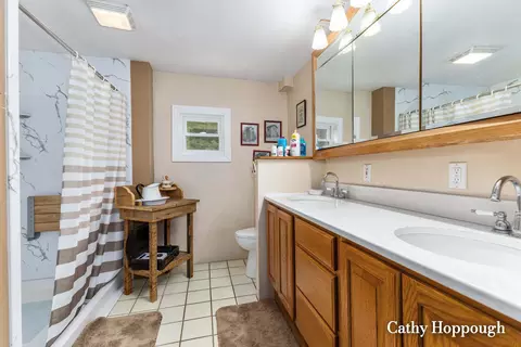 Bath - 858 Kellogg Rd, Ionia, MI 48846 photo 2 of 2
