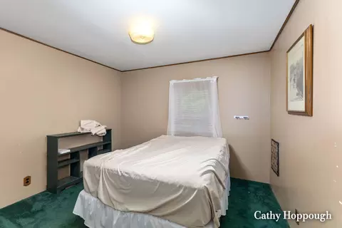 Bedroom - 858 Kellogg Rd, Ionia, MI 48846 photo 2 of 4