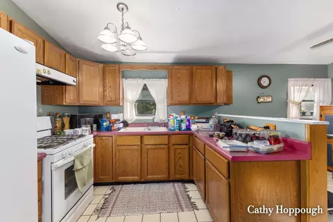 Kitchen - 858 Kellogg Rd, Ionia, MI 48846 photo 1 of 4