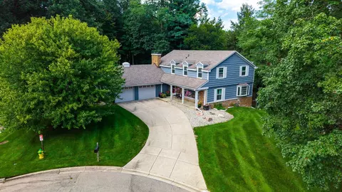 4401 Glenrose Ter, Kalamazoo, MI 49008