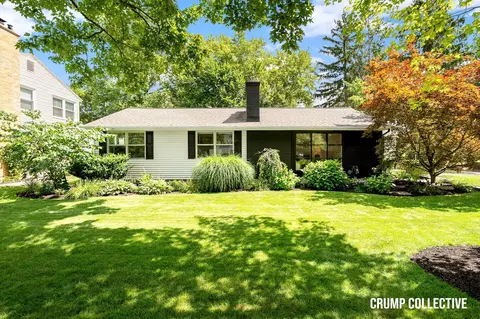 1050 San Jose Dr SE, Grand Rapids, MI 49506