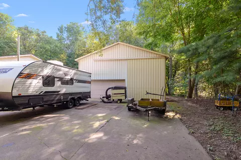 Exterior - 9395 S Vankal St, Mattawan, MI 49071 photo 7 of 8