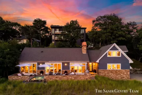 1796 Beach St, Muskegon, MI 49441