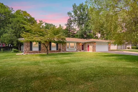 5037 Patland Dr, Kalamazoo, MI 49009