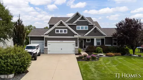 6200 Kuiper Dr SW, Grandville, MI 49418