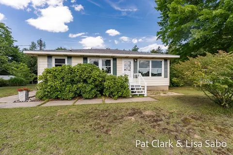 15775 Lincoln St, Grand Haven, MI 49417