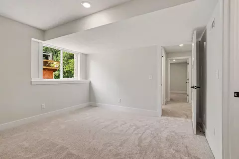 Bedroom - 839 Morgan Dr, Belding, MI 48809 photo 2 of 3