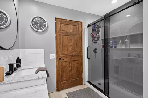 Bath - 116 Falcon Rd, Jackson, MI 49202 photo 1 of 3
