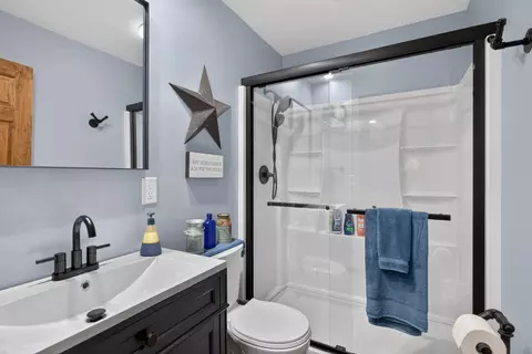Bath - 116 Falcon Rd, Jackson, MI 49202 photo 3 of 3