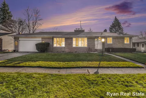 Exterior - 1841 Springfield St, Flint, MI 48503 photo 1 of 6