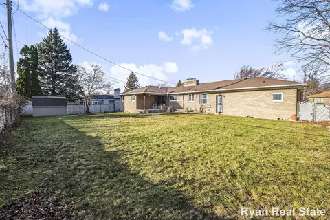 Exterior - 1841 Springfield St, Flint, MI 48503 photo 4 of 6