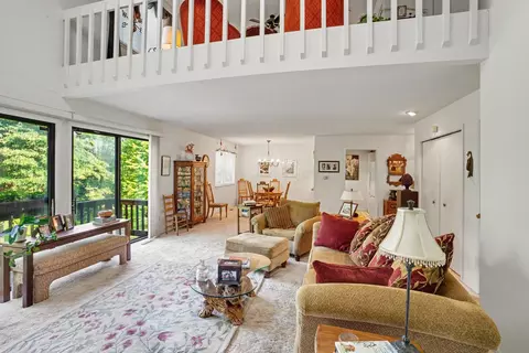 Living - 271 Fairway Ct #B, Plainwell, MI 49080 photo 3 of 4