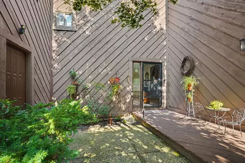 Exterior - 271 Fairway Ct #B, Plainwell, MI 49080 photo 6 of 10