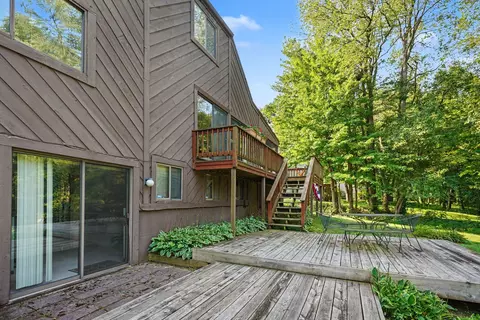 Exterior - 271 Fairway Ct #B, Plainwell, MI 49080 photo 4 of 10