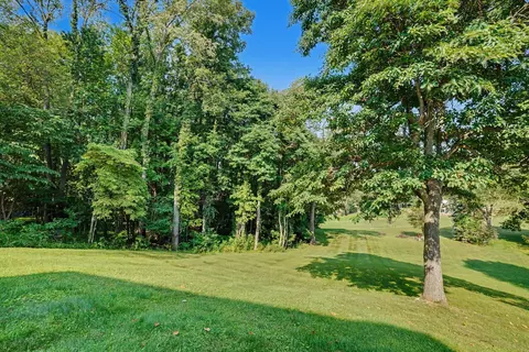 Exterior - 271 Fairway Ct #B, Plainwell, MI 49080 photo 3 of 10