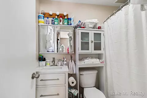 Bath - 1889 E 40th St, White Cloud, MI 49349 photo 3 of 3