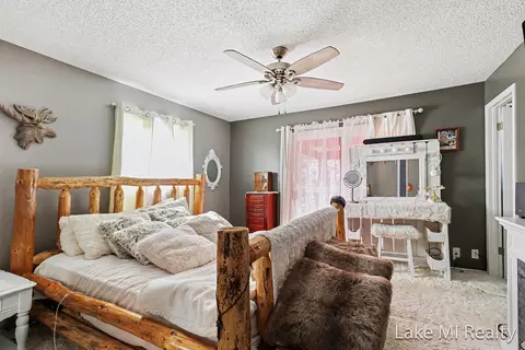 Bedroom - 1889 E 40th St, White Cloud, MI 49349 photo 2 of 3