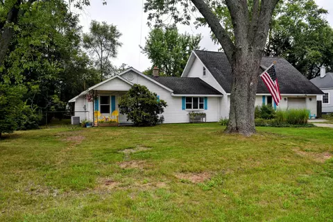 1080 Bellway Ave, Norton Shores, MI 49441