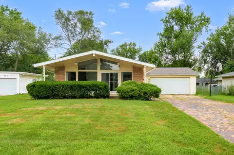 322 New Hampshire Dr, Portage, MI 49024