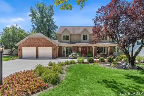152 Sorrento Dr, Holland, MI 49423