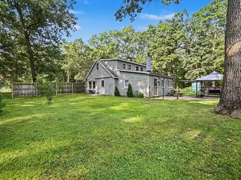 5690 White Rd, Muskegon, MI 49442