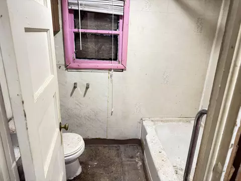 Bath - 8951 10th Ave, Bitely, MI 49309 photo 1 of 1