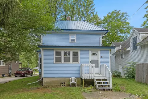 Exterior - 117 E Wright Ave, Shepherd, MI 48883 photo 2 of 2