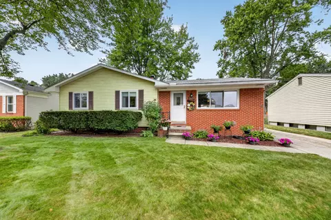 9027 Butwell St, Livonia, MI 48150