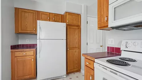 1082 Azalea Dr, Jackson, MI 49201 photo 9