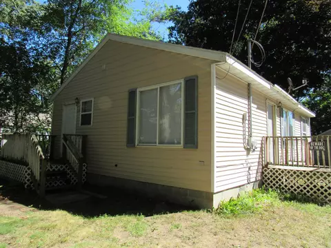 2708 Worden St, Norton Shores, MI 49444