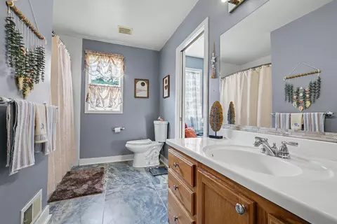 Bath - 4360 Cuper Ave, Dorr, MI 49323 photo 2 of 2