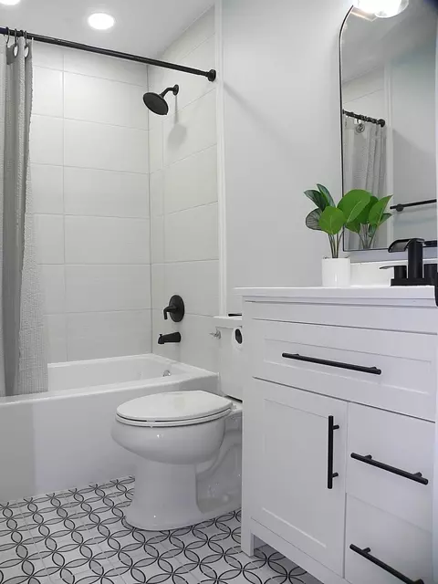 Bath - 13805 Riverside Dr, Constantine, MI 49042 photo 7 of 8