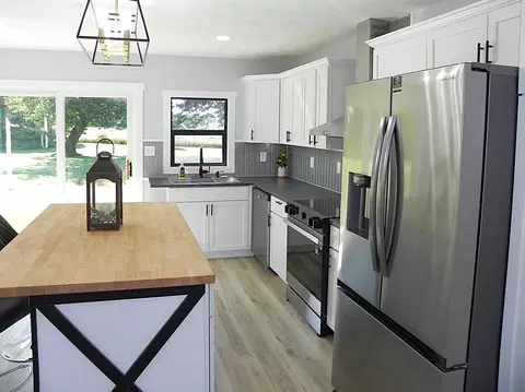 Kitchen - 13805 Riverside Dr, Constantine, MI 49042 photo 1 of 7