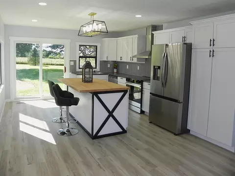 Kitchen - 13805 Riverside Dr, Constantine, MI 49042 photo 2 of 7