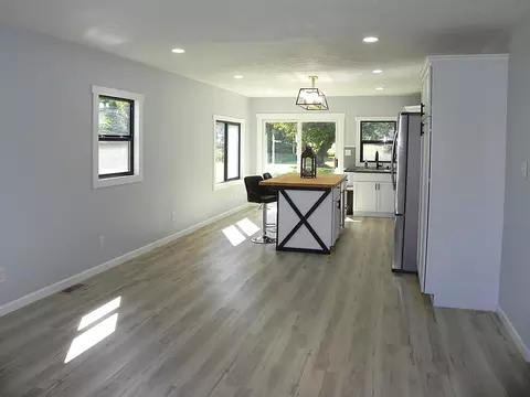 Kitchen - 13805 Riverside Dr, Constantine, MI 49042 photo 6 of 7