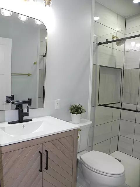 Bath - 13805 Riverside Dr, Constantine, MI 49042 photo 2 of 8