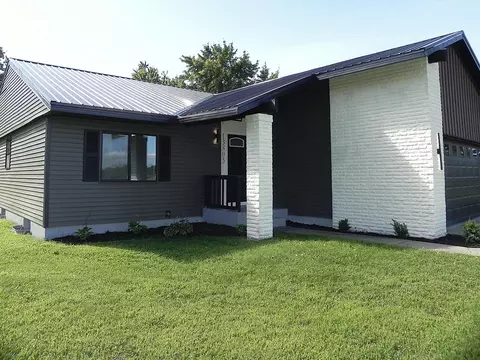 Exterior - 13805 Riverside Dr, Constantine, MI 49042 photo 6 of 12