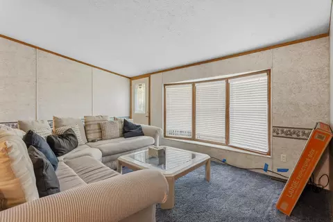 Living - 5810 113th Ave, Pullman, MI 49450 photo 2 of 5