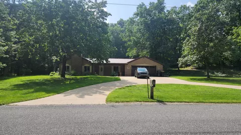 11131 Wildwood Rd, Shelbyville, MI 49344