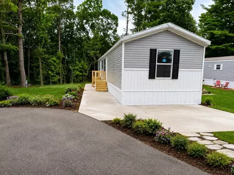 770 129th Ave #16, Shelbyville, MI 49344