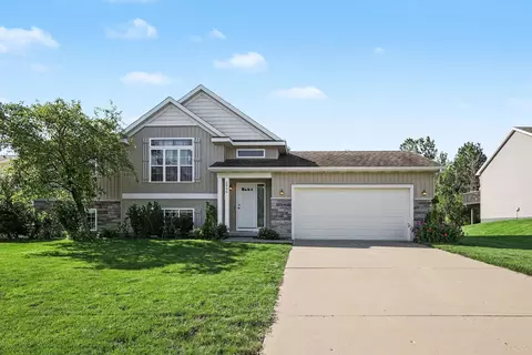 2950 Windy Wood St SE, Kentwood, MI 49512
